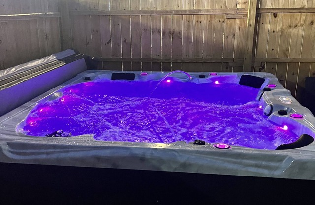 Hot Tub with Beach House One Block To the Beach