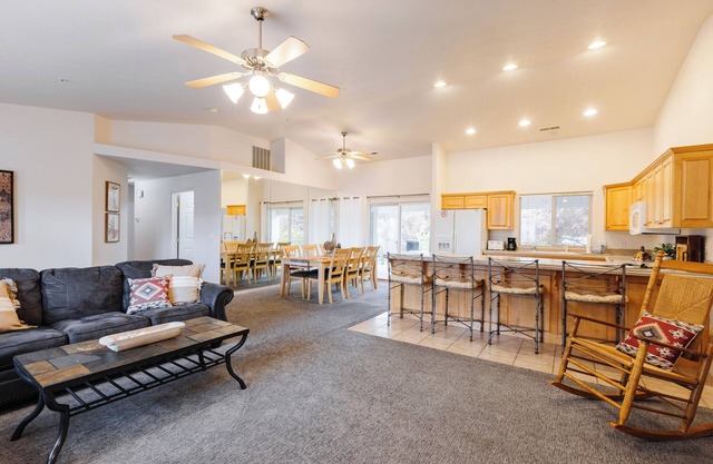 Hot Tubs + Indoor Pool! | All Inclusive Amenities | Poolside | Strong Wifi | Great Value | #1017