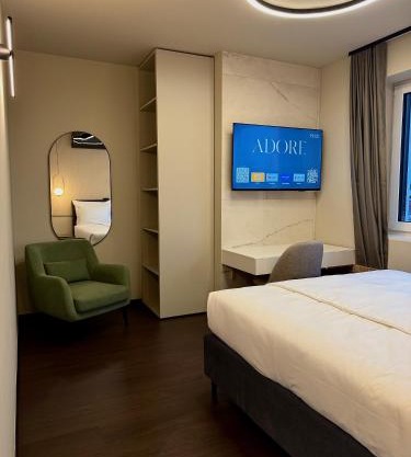 Hotel Adore