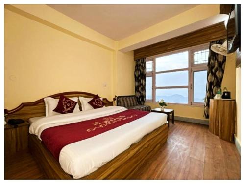 Hotel Amar Palace With mountain view