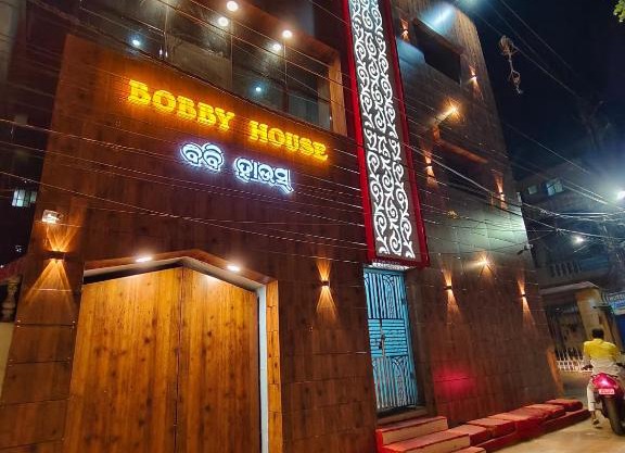 Hotel Bobby house 450m from beach & 1 km from temple