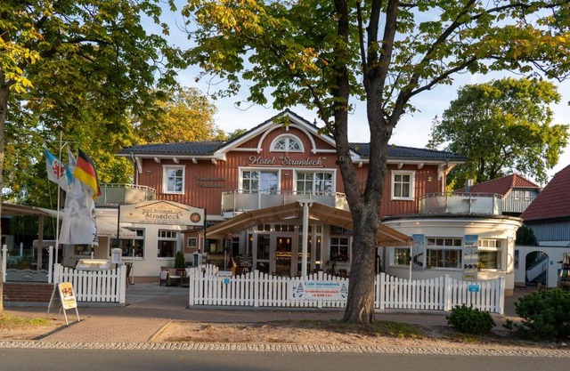 Hotel & Café Strandeck