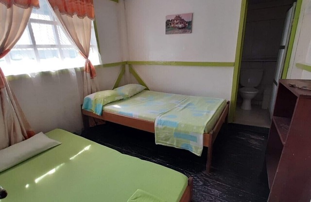 Hotel con muy buena ubicacion cerca al centro de Puerto Nariño.