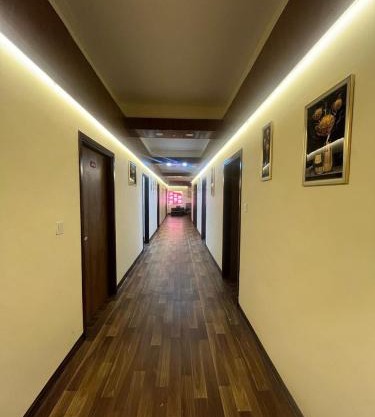 Hotel DD Inn near railway station