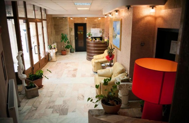 HOTEL DECENTRIA