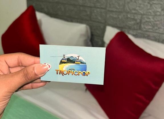 hotel tropicpop