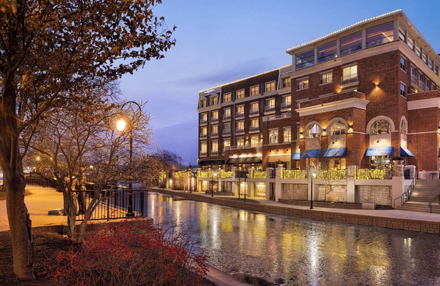 Hotel Indigo Naperville Riverwalk by IHG