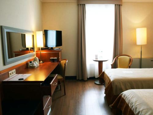 Hotel Krone Delhi Near IGI Airport Delhi