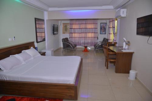 HOTEL La BASE228