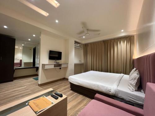 Hotel M R Homes