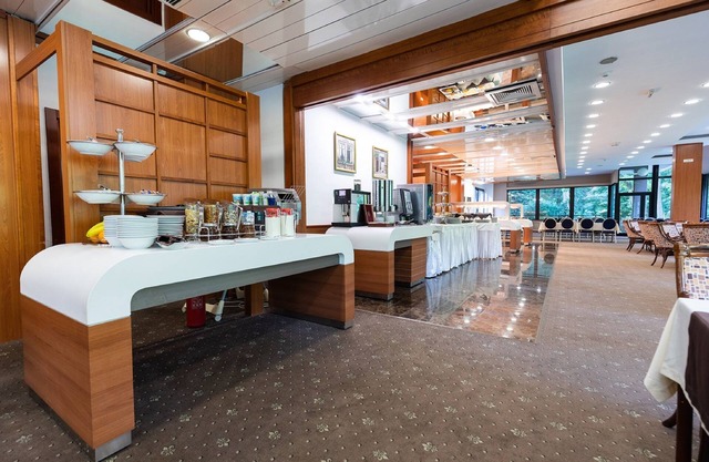 Hotel M