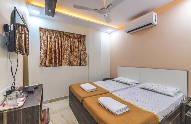 Hotel Nest Inn, Malad