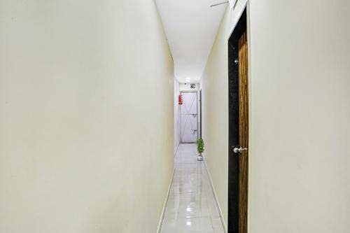 Hotel O S K Palace
