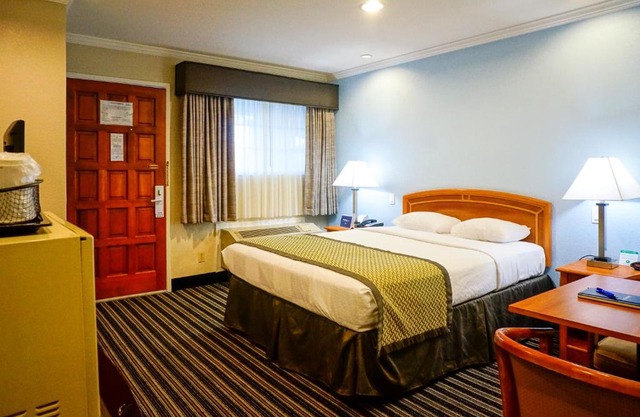 Hotel Parmani Near Stanford University
