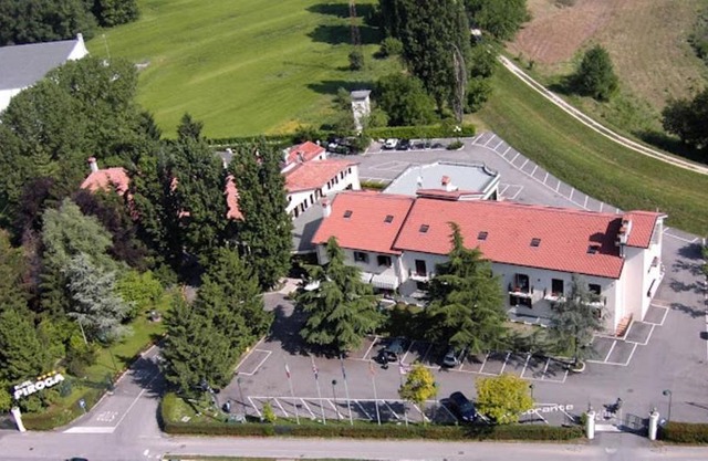 Hotel Piroga 