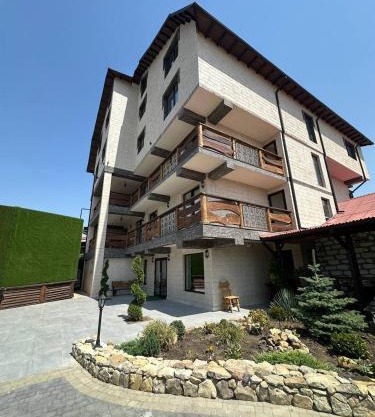 Hotel Racu Family