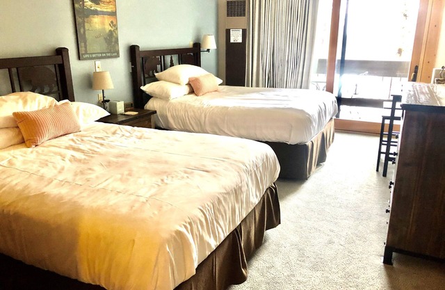 Hotel Room in Lower Village at Northstar steps from Gondola