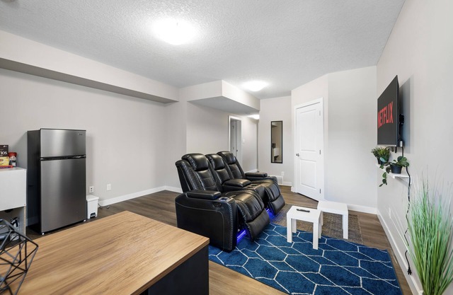 ⭐️Hotel Style Private suite ❤️ Fence Yard✅ Pet Friendly 🐶 Near West Edm Mall✅