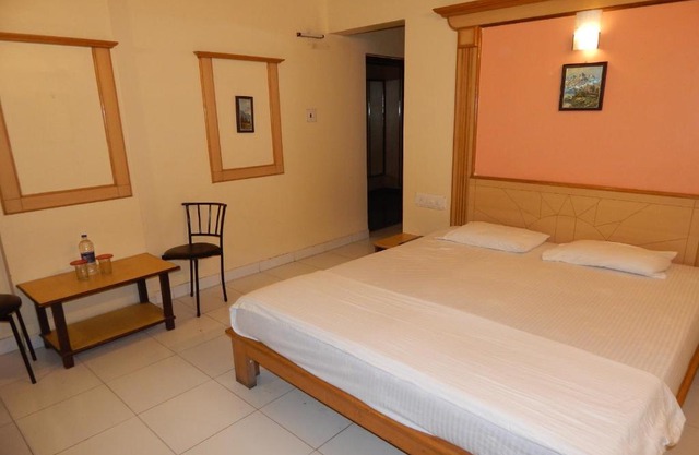 Hotel Suraj Classic