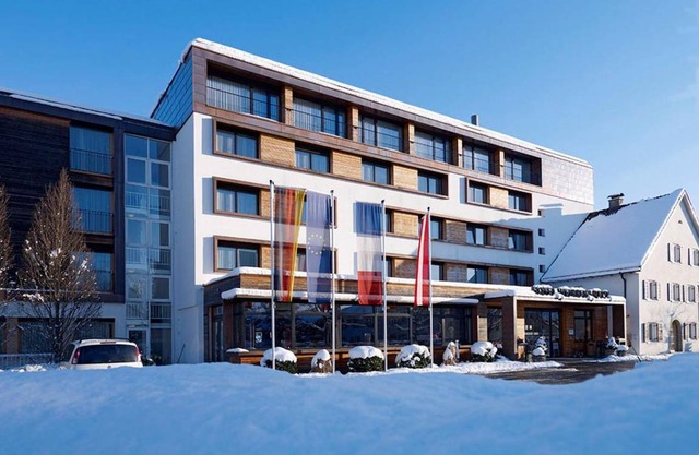 Hotel Weisses Kreuz - INCL. LIFT PASS Double room, shower/wc, HB