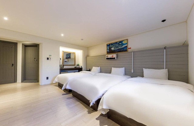 HOTEL YaJa West Gate