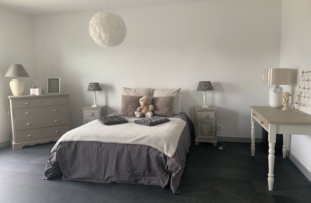 HOUSE 10 PERSONS 2 JACCUZZI 4 BEDROOMS 4 BATHROOMS SAUNA, DEAUVILLE