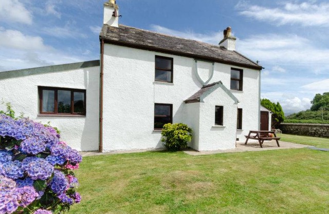 House ∙ 3 bedrooms ∙ 5 guests
