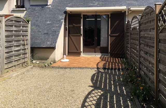 House 3 people - Residence with swimming pool - beach 300 m -