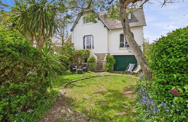 House 30m from the beach - Large garden - for 6