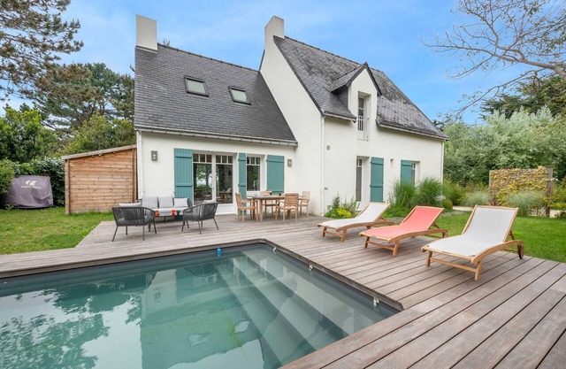 House for 8 - Heated pool - 100m from the beach