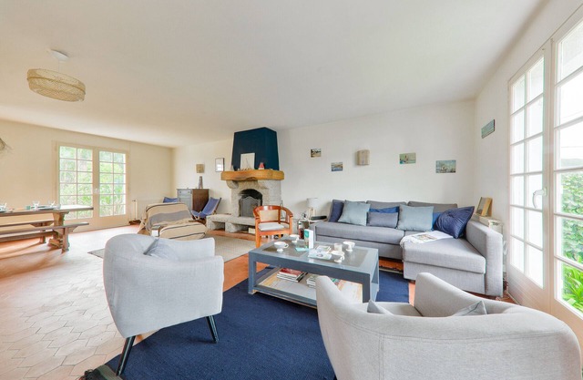 House for 8 with garden 300 m from the sea