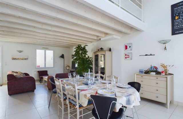 House for 8 with garden 600m from the beach
