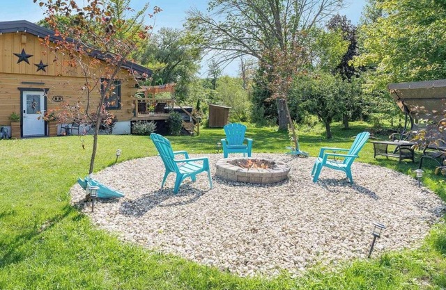 HOUSE IN BLUE MOUNTAIN WITH HOT TUB!
