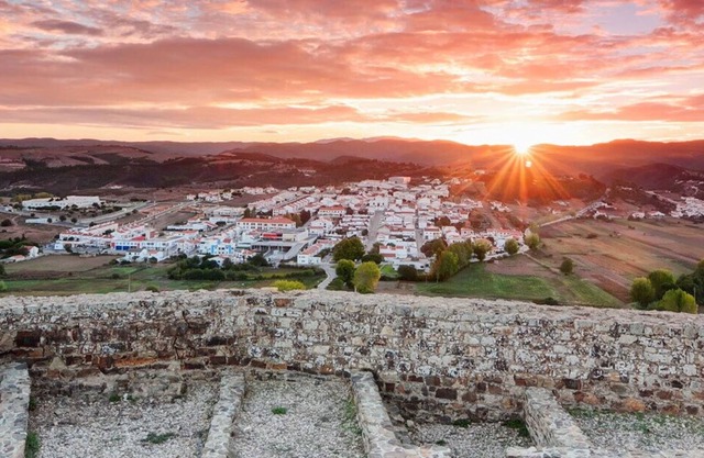 House in historical town with mountain view, close to castle and 5 km from beach