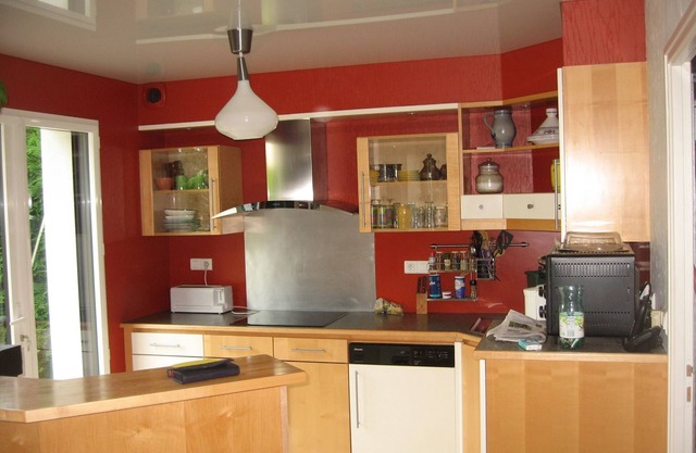 House in quiet subdivision, large living room + 3 bedrooms