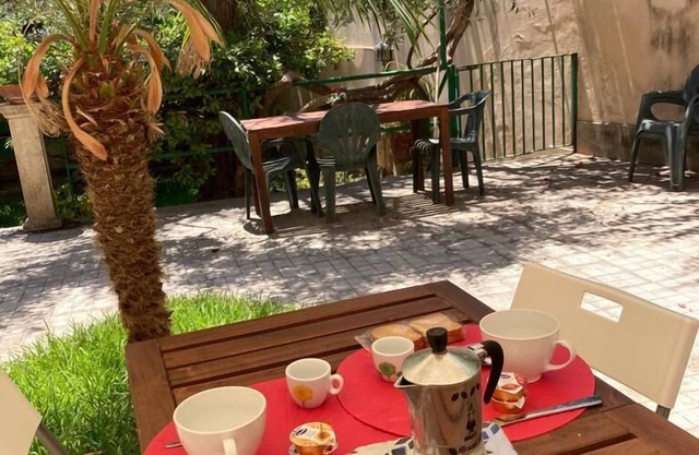 House in the Historic Center of Noto with private garden