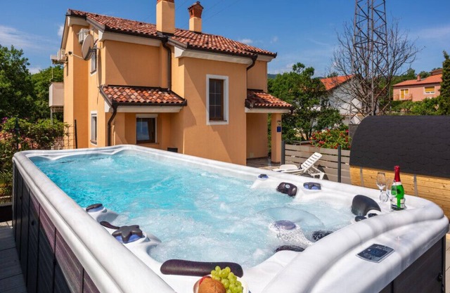 House Luka by Villas Guide