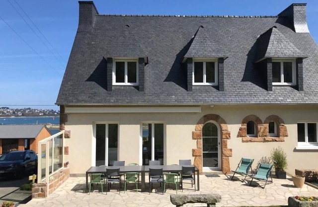 House of Pen ar Garen: 200m² facing the sea and the bay of Perros-Guirec
