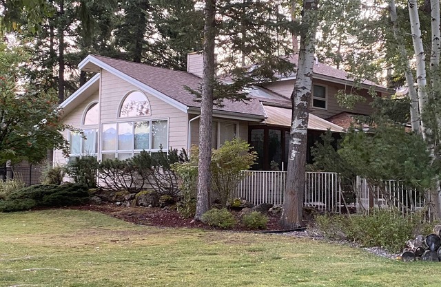 House on Hole 9 of Meadow Lake Golf Course