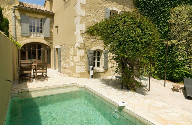 House Provencal Stone Charm 5 Min St Remy de Provence for 8 to 10 people.