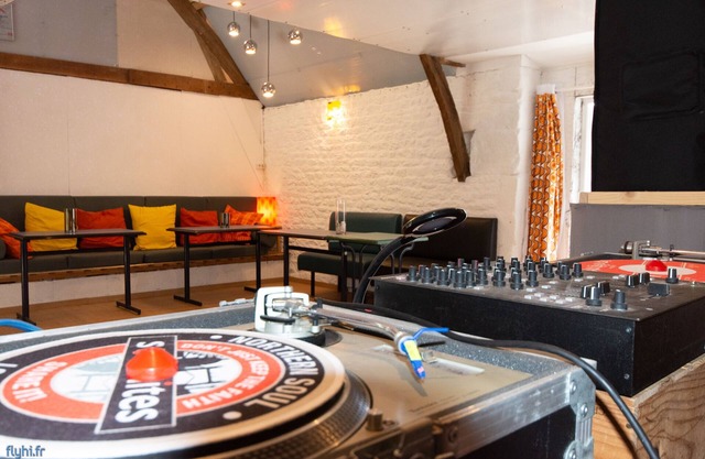 House - Sleeps 6 - Parking - Garden