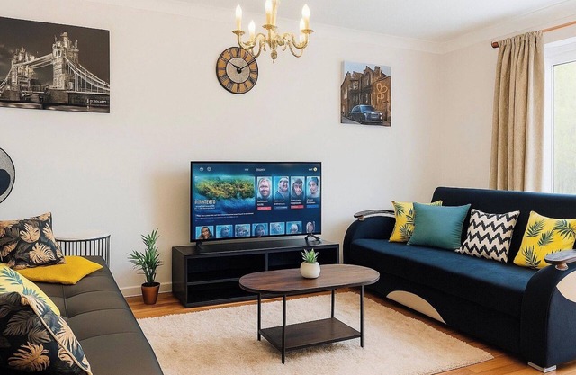 House - Sleeps 7 - Pet friendly - Garden - Parking