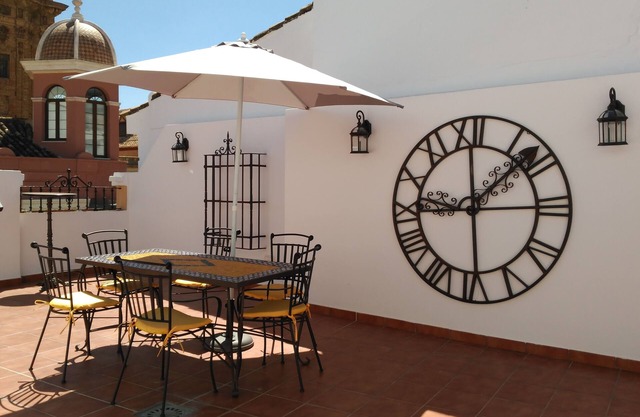 "HOUSE WATCH 1". IN THE HISTORICAL CENTER OF ANTEQUERA