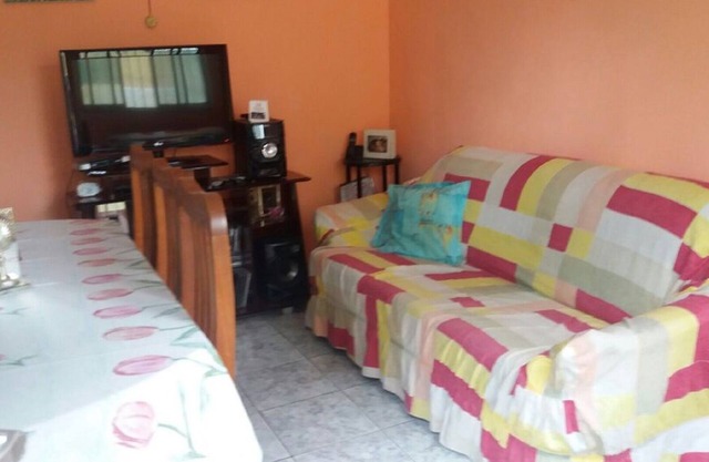 House with 1 suite, 3 bathrooms, close to beaches, waterfalls and mountains.