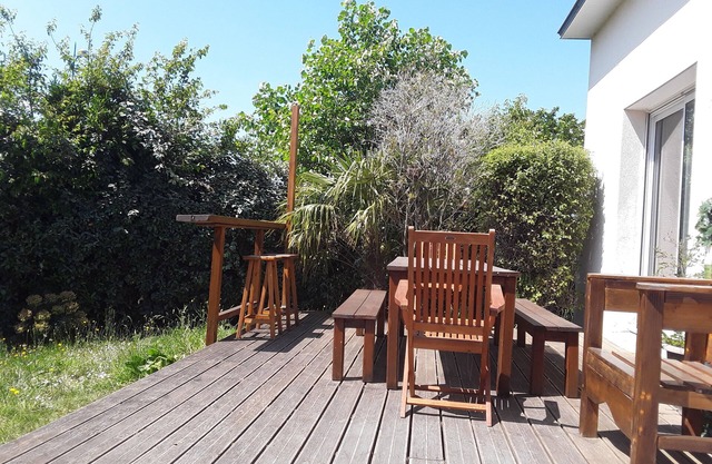 House with garden 5 minutes walk from the beach