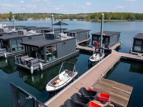 Houseboat Mookerplas with a view, cleaning included