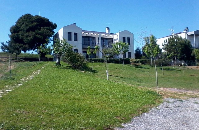 Housing Pefkos