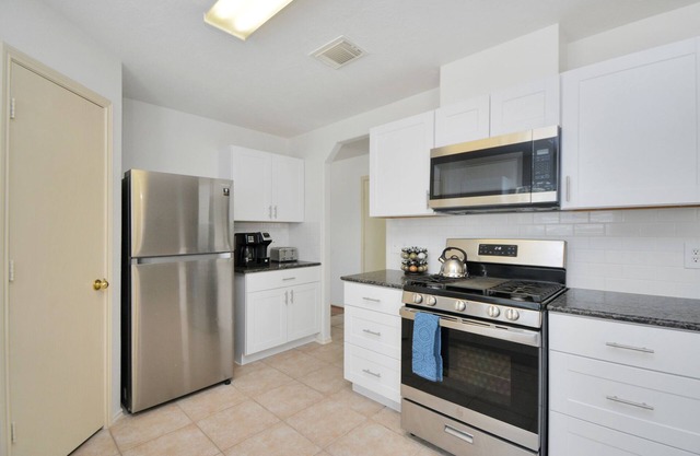 HOUSTON/KATY-FAMILY & PET FRIENDLY 5 BED/3.5 BATH W/GAME ROOM