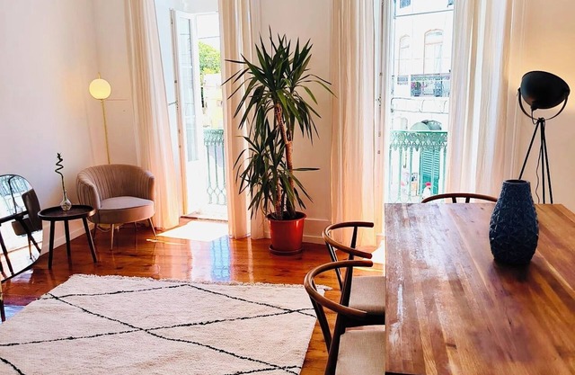 Huge 10 Bedroom Apartments in Príncipe Real Garden. Heart of Lisbon.