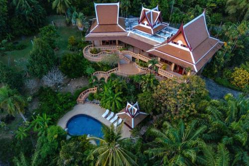 Huge 6BR Estate Pool Villa V159